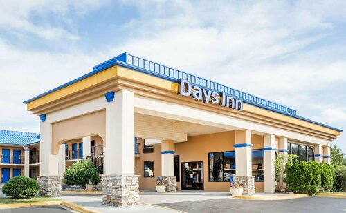 Days Inn by Wyndham Hendersonville, Забронировать Отель Хендерсонвилл Северная Каролина