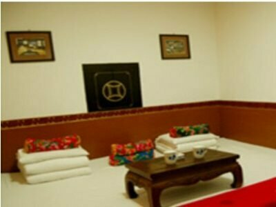 Honghu Inn