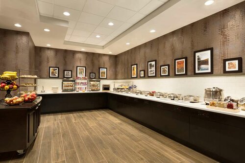 Hilton East Brunswick, Забронировать Отель Отели Ист-Брунсвик с бассейном, Бассейн