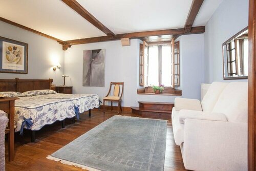 Rusticae Casona de Naveda de Campo, Book Hotel Hoteller i Kantabrien med parkering, Parkering