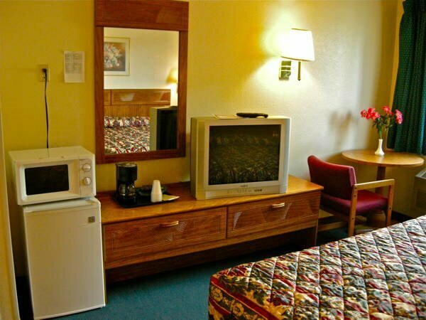 Rainbow Motel