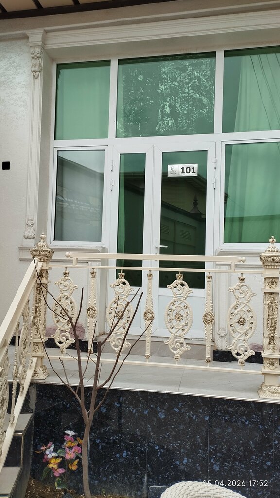 Chehran Hotel