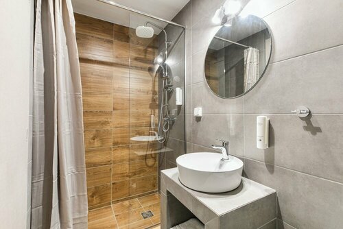 B48 Athens Dafni, Забронировать Отель Вульягмени Афины, рядом с Торговый центр Athens Metro