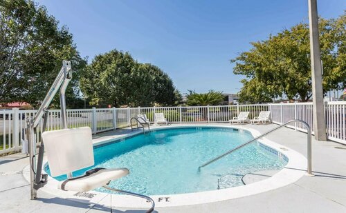 Microtel Inn & Suites by Wyndham Marianna, Book Hotel SPA-hoteller i Panhandle Florida, SPA