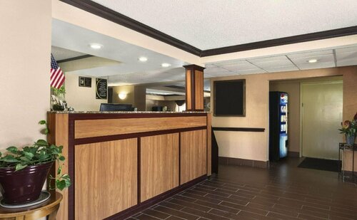 Super 8 by Wyndham Taylor/Detroit Area, Забронировать Отель Тейлор Detroit Metropolitan Area