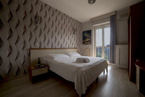 Hotel Frejus, Reservar Hotel Hotéis de 3 estrelas em Collegno, 3*