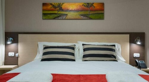 Fuente Mayor Hotel Centro, Забронировать Отель Отели Мендосы с парковкой, рядом с Культурный центр Наве, Парковка
