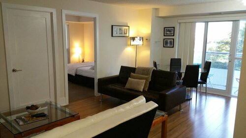 Pelican Suites at Fly Condos, Забронировать Отель Отели Greater Toronto Area с парковкой, Парковка