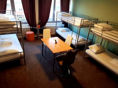 Hostel City South, Book Hostel / Vandrerhjem Hoteller i Hamborg med parkering, Parkering
