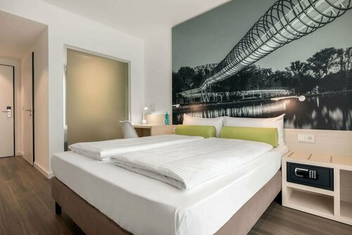 Super 8 by Wyndham Oberhausen am Centro, Забронировать Отель Отели Оберхаузен с парковкой, Парковка
