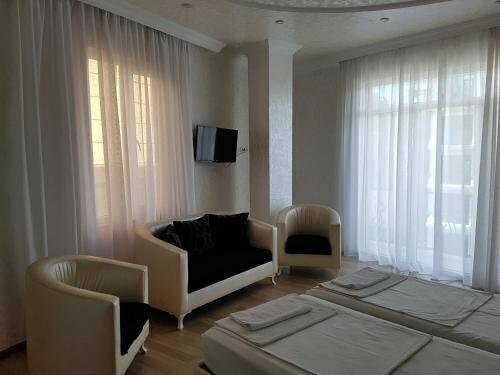 Roof Inn, Забронировать Отель Батуми Батуми - побережье