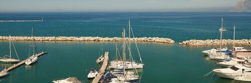 Moxy Patra Marina, Varaa Hotelli Patras Achaia
