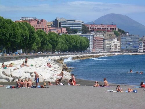 B&B Ai baretti, Book Bed and Breakfast Chiaia Napoli
