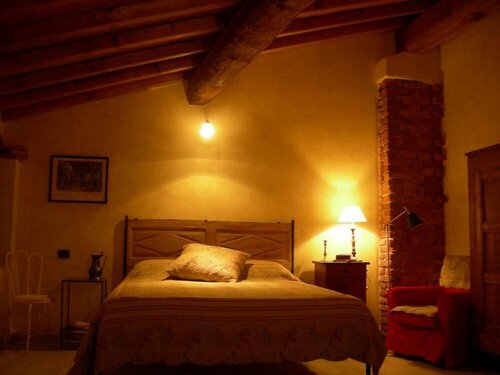 Agriturismo Cascina Pezzolo, Book Landbrugsophold Lodi hoteller med parkering, Parkering