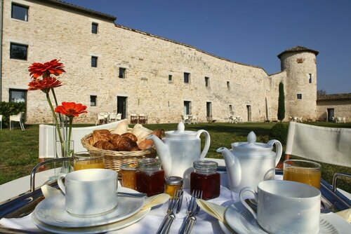 Château de Salettes, Réserver Hôtel Cahuzac-sur-Vere Tarn