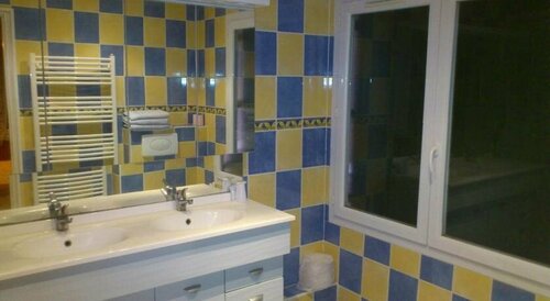 La Chaumiere, Book Hotel Hoteller i Canal du Midi med parkering, Parkering