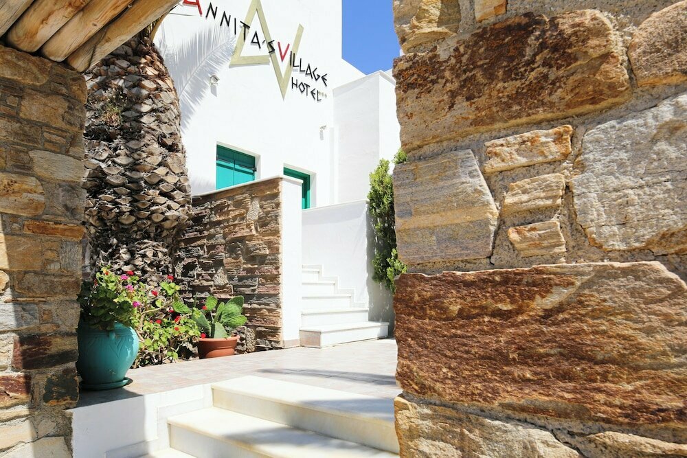 Annita's Village Hotel