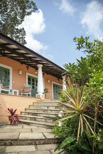 Wildflower Villas - All Villa Hotel, Family Run, Prenota Hotel Hotel a Goa con piscina, Piscina