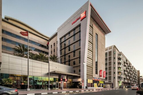 Golden Tulip Suites - Dubai, Забронировать Отель Отели Эмирата Дубая с питанием, рядом с Dubai Community Theatre &amp; Arts Centre, Пансион