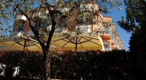 Hotel Astoria, Забронировать Отель Отели в центре Торри-дель-Бенако, в центре