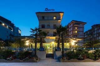 Hotel Delaville Frontemare, Забронировать Отель Лидо ди Езоло Riviera Ovest, рядом с Конгресс-центр Palaturismo