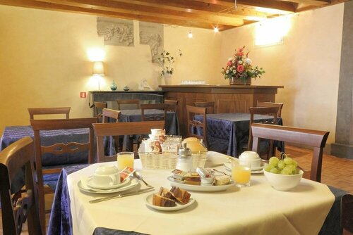 Hotel Bavaria, Забронировать Отель Отели Флоренции с парковкой, рядом с Генеральное консульство Испании во Флоренции, Парковка