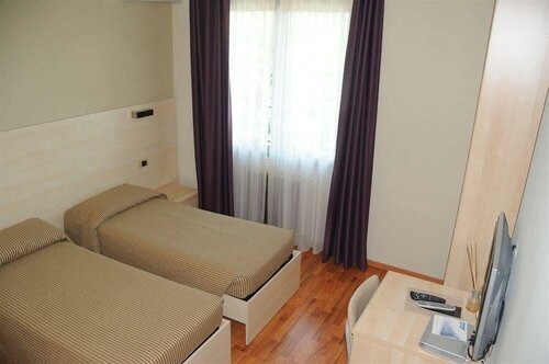 Hotel San Francesco, Reserva ahora Hotel Hoteles en Borgomanero con aparcamiento, Aparcamiento