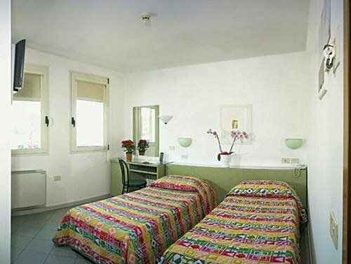 Hotel Primo, Buchen Sie Hotel Campi Bisenzio Toskana