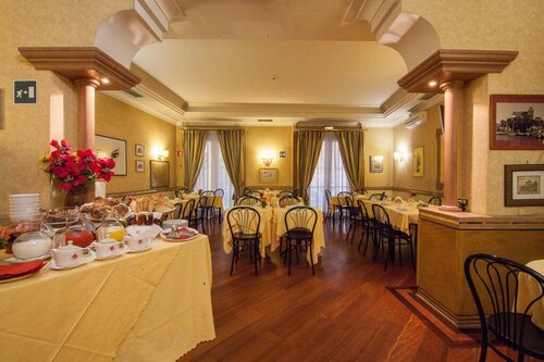 Flora, Prenota Hotel Roma Lazio
