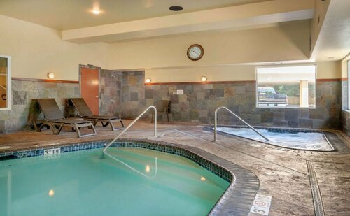 Comfort Inn & Suites Lincoln City, Забронировать Отель Отели Линкольн-Сити с бассейном, рядом с Lincoln City Outlets, Бассейн