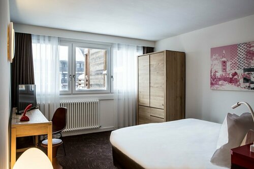 Hotel Ormelune, Book Hotel Hoteller i Rhône-Alps med parkering, Parkering
