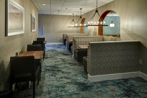 Embassy Suites Williamsburg, Prenota Hotel Williamsburg Virginia