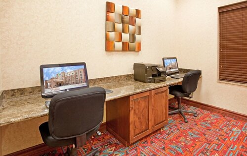 Holiday Inn Express & Suites Gallup East by IHG, Забронировать Отель Отели Нью-Мексико с бассейном, Бассейн