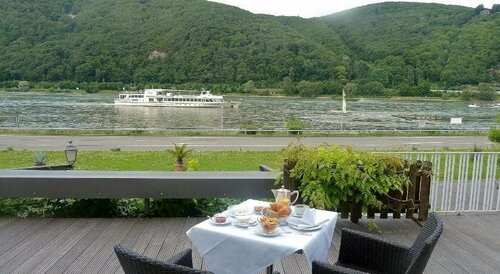 Hotel Schön, Забронировать Отель Отели Рюдесхайм-на-Рейне с парковкой, Парковка