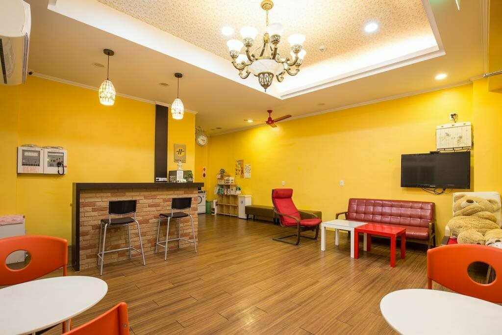N. Castle Hotel