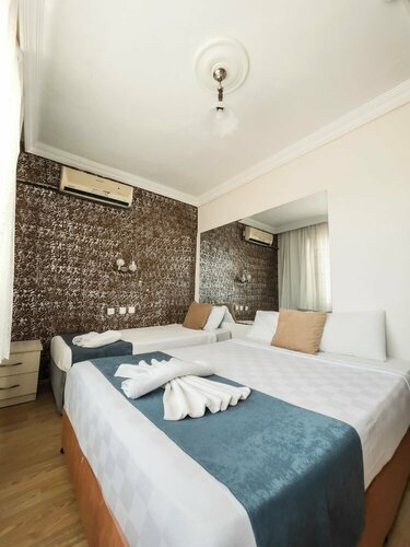Toros Hotel, Забронировать Отель Отели Дидим с парковкой, рядом с Площадь Дельфинов, Парковка