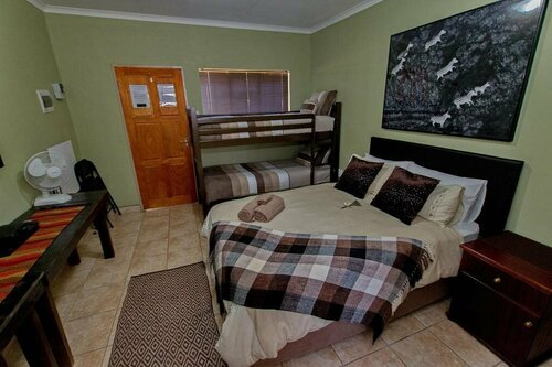 Imbasa Lodge and Self Catering Units, Брондау Қонақ үй Benoni Gauteng