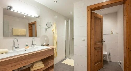 Tirolerhof Gasthof Pension, Prenota Hotel Hotel a Tirolo con parcheggio, Parcheggio