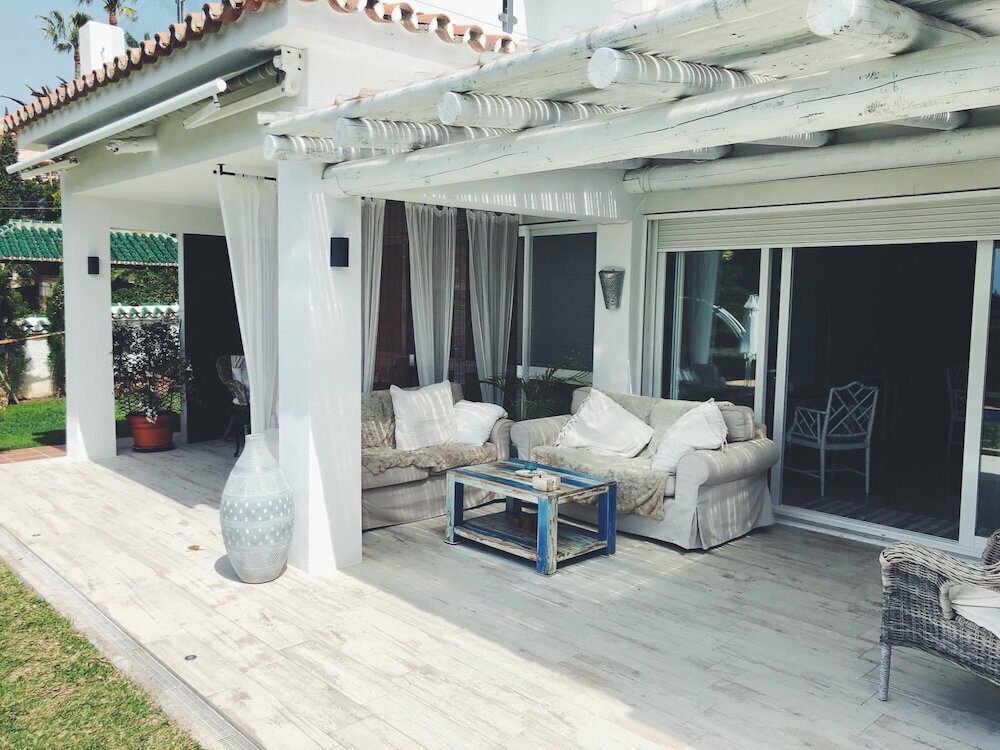 Villa Breeze