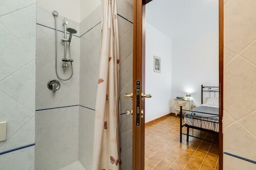 Grappoli di Sole, Book Hotel Ardeatino Rom