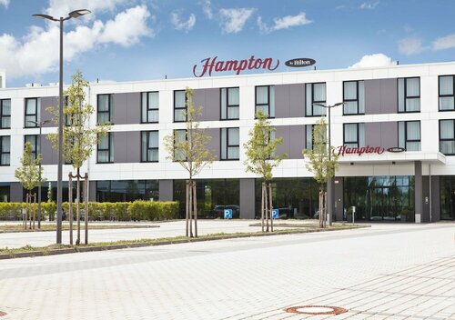 Hampton by Hilton Munich Airport South, Забронировать Отель Отели Баварии с парковкой, Парковка
