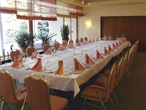 Hotel Am Rosenberg, Забронировать Отель Хофхайм-ам-Таунус Таунус