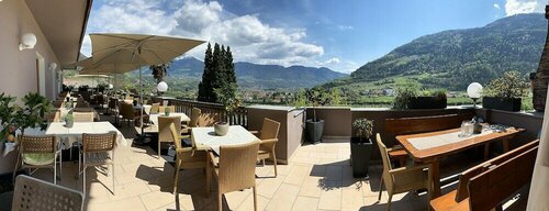 Hotel Residence Restaurant MaVie, Забронировать Отель Отели Лагундо с парковкой, рядом с Vellau - Leiteralm - Velloi - Malga Leiter Gondola, Парковка