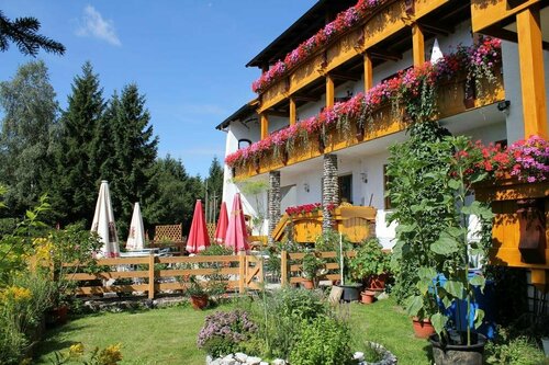 Kolmsteiner Hof, Book Hotel Hoteller i Upper Palatinate med parkering, Parkering