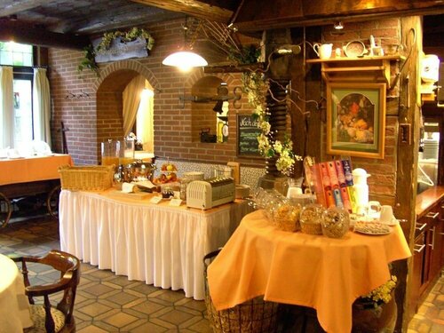 Hotel Stadtkrug, Забронировать Отель Отели Upper Palatinate Forest с завтраком, Завтраки