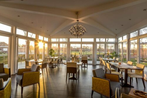 Familien- und Sporthotel Bloemfontein, Забронировать Отель Отели East Frisia с парковкой, Парковка