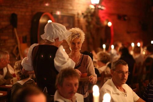 Alte Schlossbrauerei, Забронировать Отель Миров Мекленбургское поозёрье