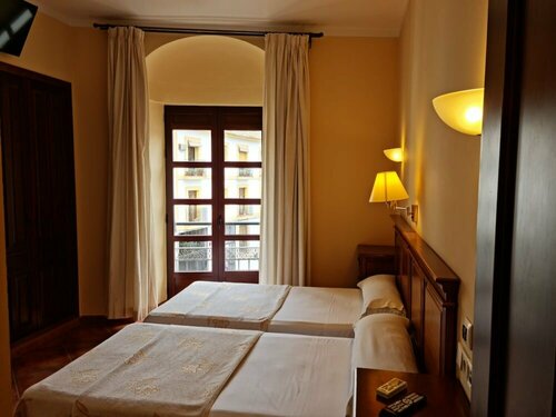 Hotel Plateros, Забронировать Отель Отели Cordoba Province с питанием, Пансион