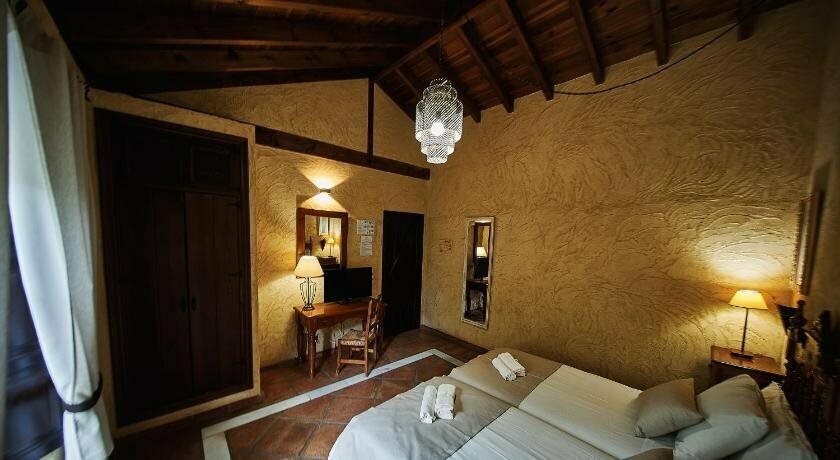 Eco Hotel Cueva del Gato