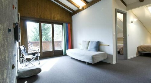 Hotel Alpine Lodge, Забронировать Отель Занен 